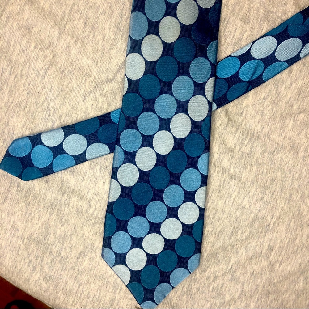 !!! FREE ADD ON !!! BCBG Attitude silk tie hand sewn blue with dots